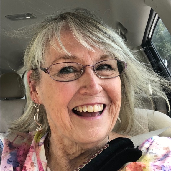 Meet your Posher, Vicki - Picture 5 of 5